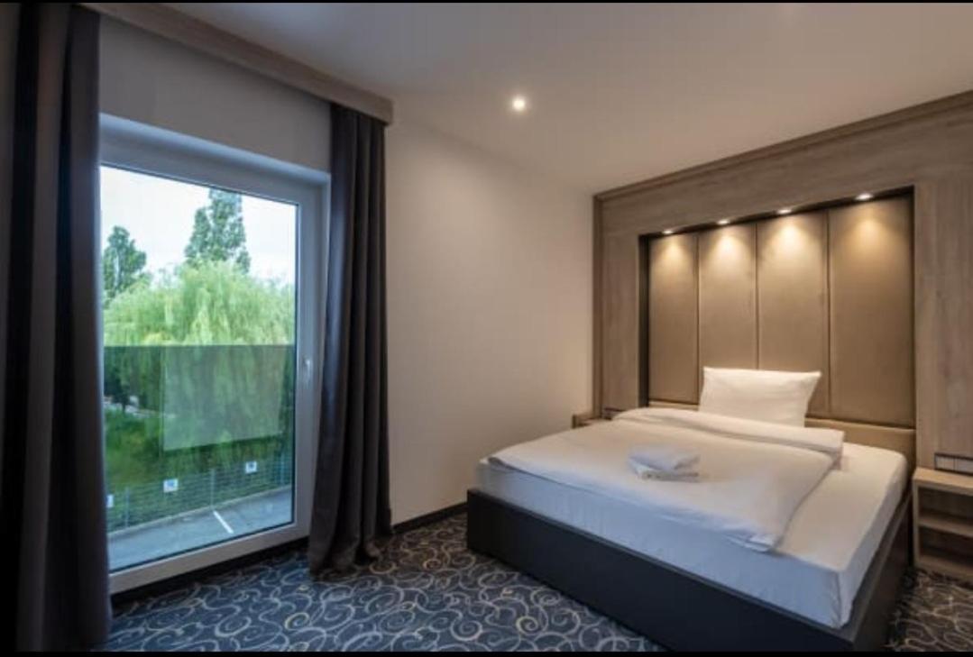 סינדלפינגן Hotel Business Bay Das Ehemalige Staycation Hotel מראה חיצוני תמונה